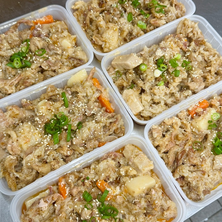 five-spice-steamed-pork-sliced-pork-glutinous-rice-carrot-taro-potato-1