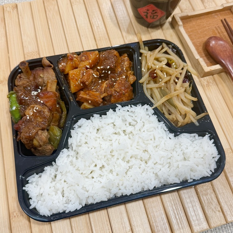 white-ricebraised-potatoes-and-beef-brisket-spicylinyi-stir-fried-chicken-spicysour-and-spicy-stir-fried-potato-shreds-1