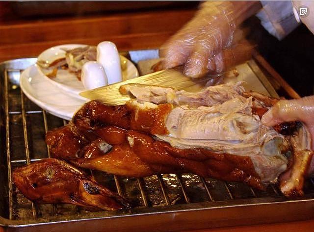 dong-master-qius-roast-duck-whole-about-1kg12kg-2