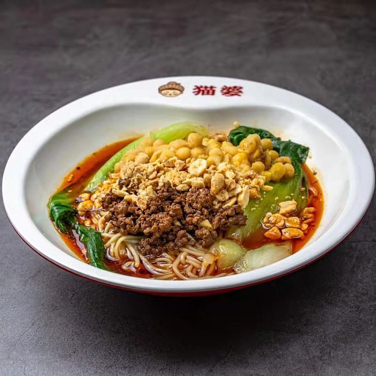frozen-cat-woman-small-noodles-with-peas-and-mixed-sauce-350g-1
