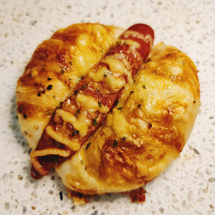fresh-loven-hot-dog-cheese-bun-1pc-1