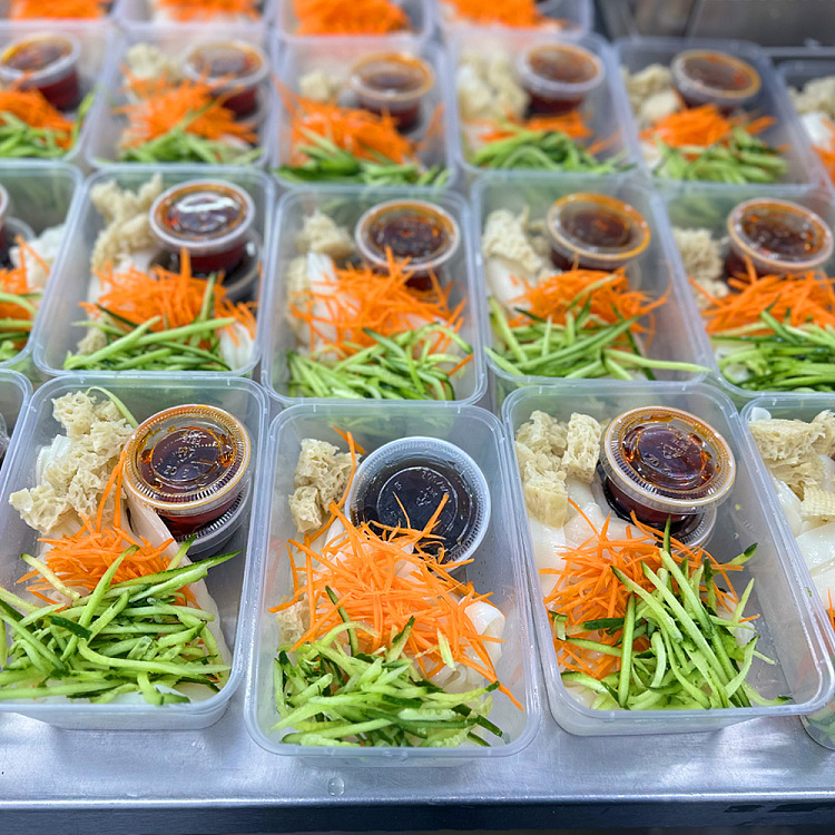 fresh-taste-an-authentic-shaanxi-cold-skin-sesame-sauce-flavor-cold-skin-net-weight-of-about-250g-except-gluten-cucumber-seasoning-weight-1