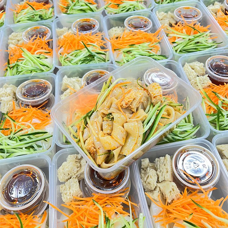 fresh-taste-an-authentic-shaanxi-cold-skin-sesame-sauce-flavor-cold-skin-net-weight-of-about-250g-except-gluten-cucumber-seasoning-weight-2