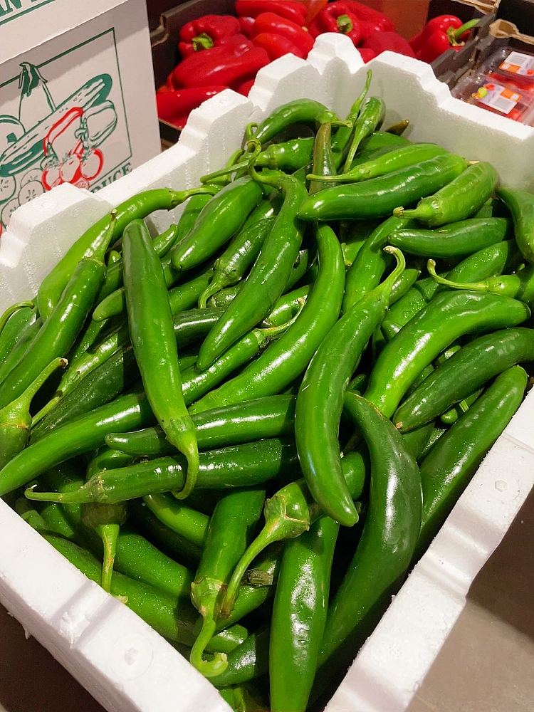 freshapprox-500g-of-green-chili-peppers-2