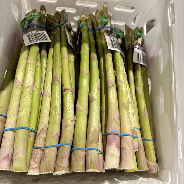 fresh1-handful-of-asparagus-2