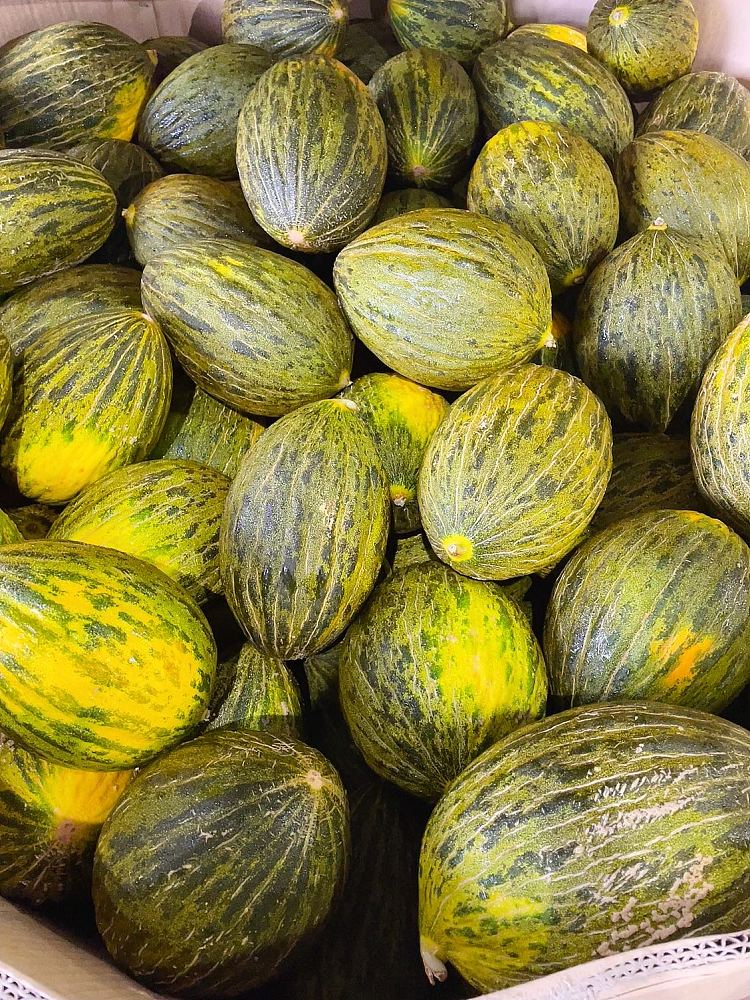 freshumall-own-christmas-honeydew-melon-small-1pc-1