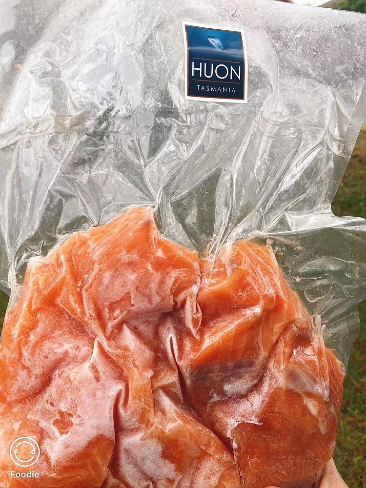 frozen-salmon-fillet-a-about-1kg-1