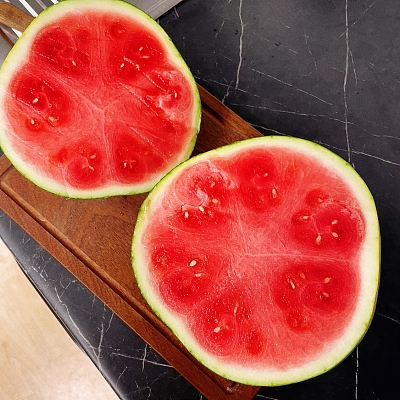 无籽西瓜中号 1个 约5-6kg