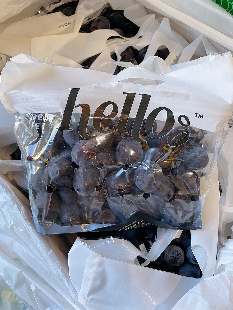 freshhelloadora-sweet-black-grape-with-exploding-juice-about-900-1000g-1