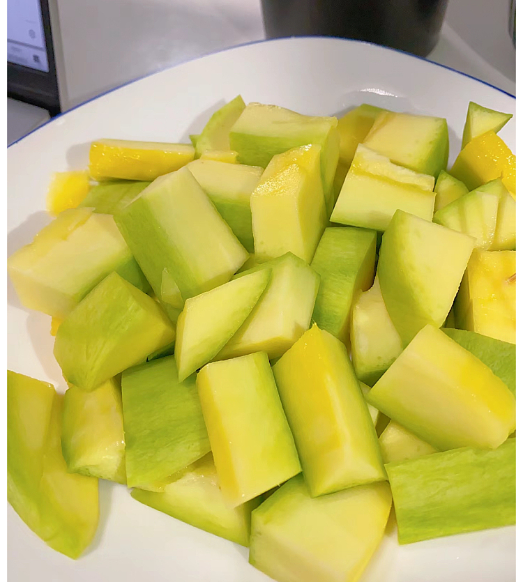 fresh-1-crisp-and-sweet-imported-green-mango-3