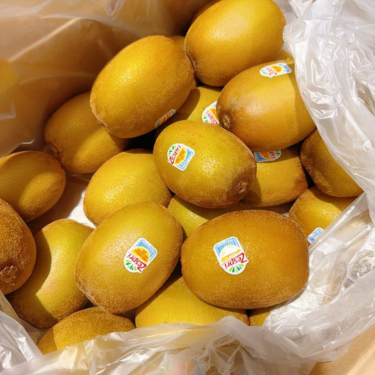 freshumall-self-supporting-extra-large-golden-kiwi-approx-800-900g-4