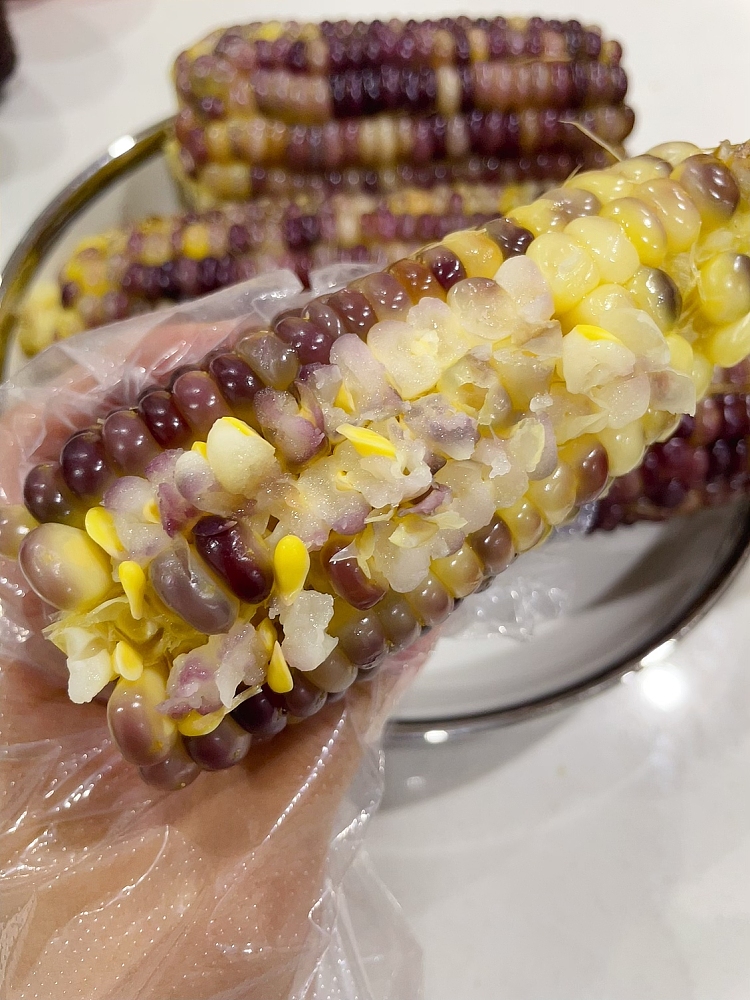 10-sticks-of-freshly-blossomed-sticky-corn-4