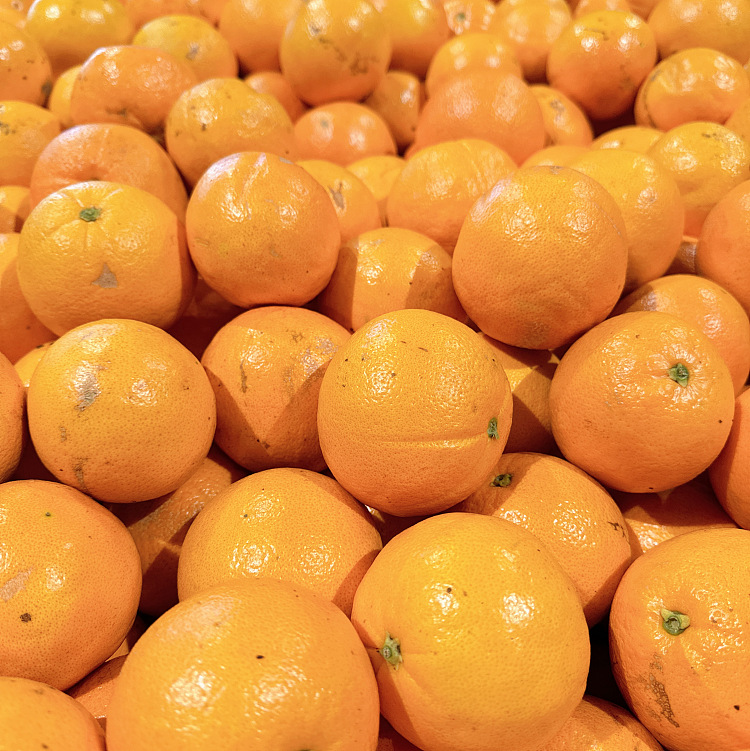 approx-1kg-of-fresh-hand-peeled-oranges-2