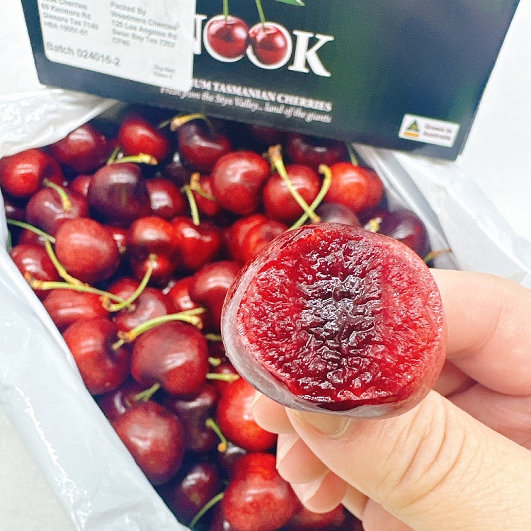 tasmanian-nooklapin-cherries-32mm-gift-box-approx-2kg-2