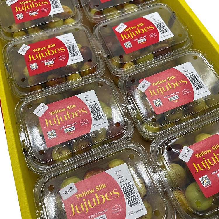 1-box-of-sweet-winter-dates-about-400g-3