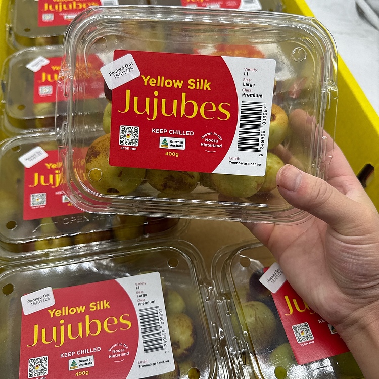 1-box-of-sweet-winter-dates-about-400g-2
