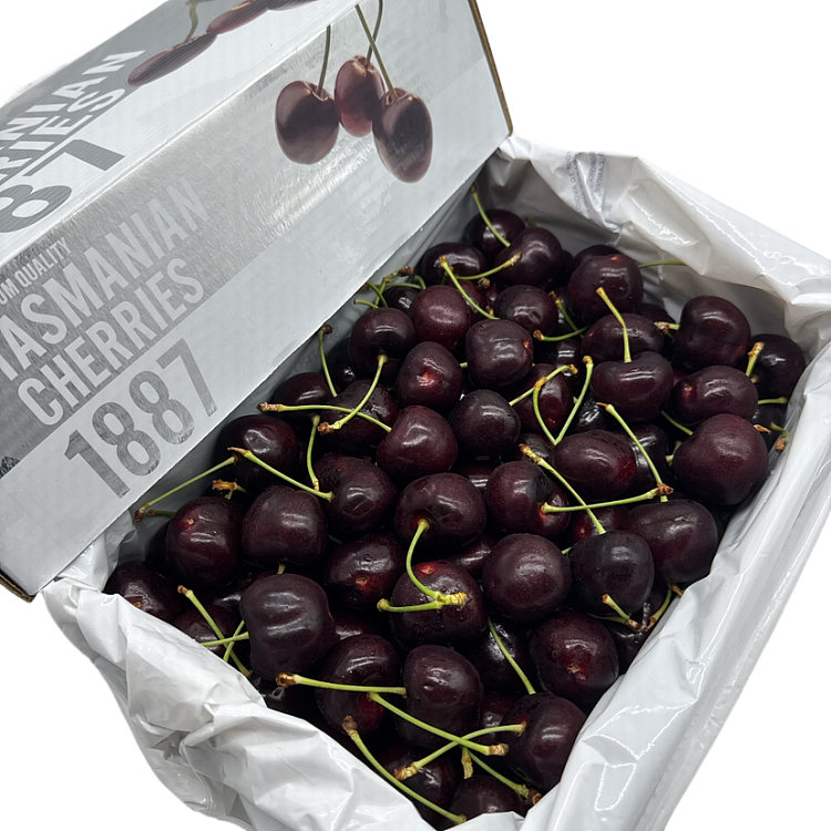 tasmania-staccato-cherries-32-34mm-gift-box-approx-2kg-2