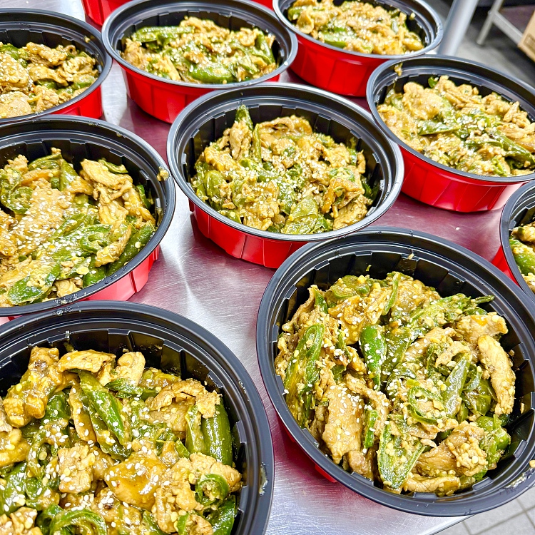 fresh119-feast-to-fill-up--sauted-pork-with-chili-medium-spicy-700ml-pack-1