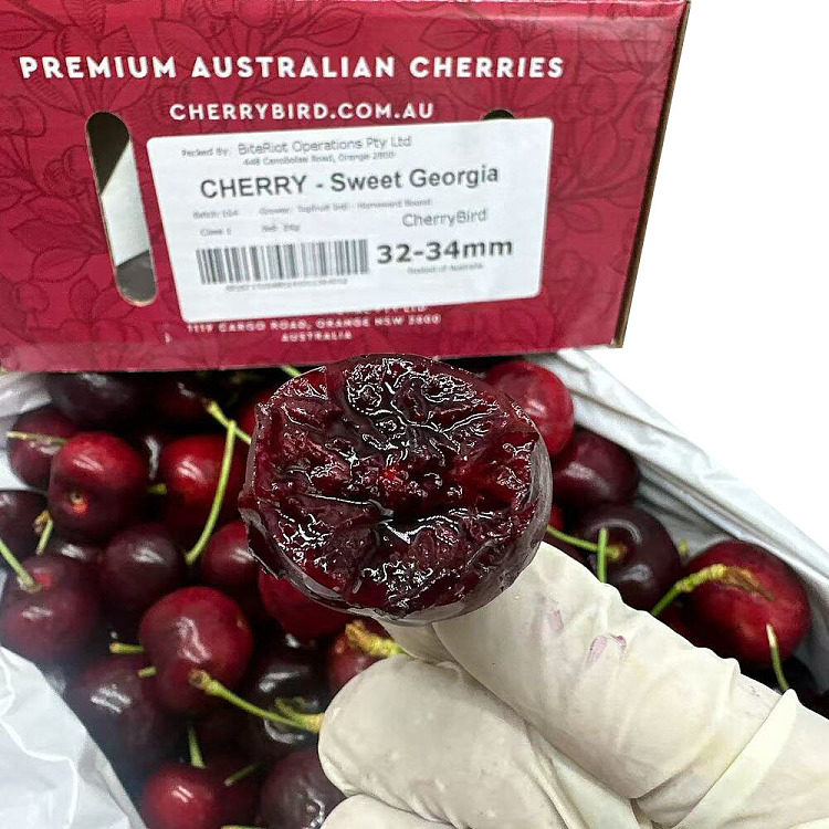 original-box-biteriotsweetgeorgia-cherry-32-34mm-gift-box-approx-2kg-4