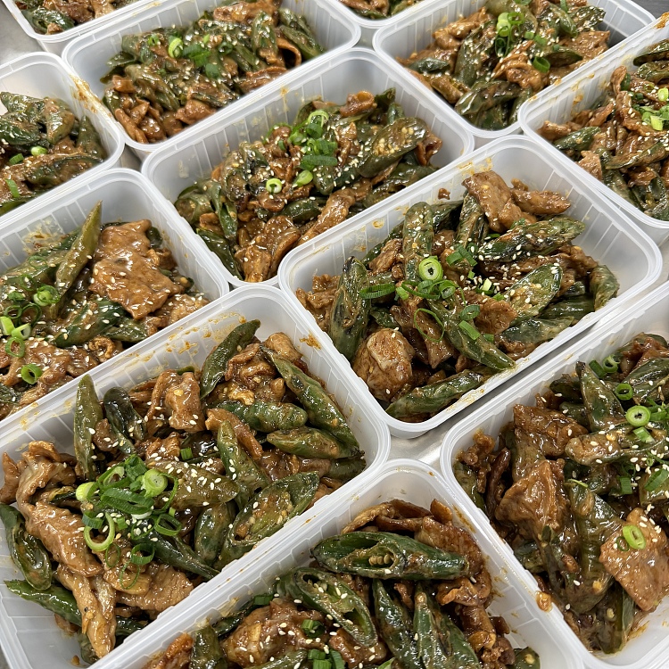 fresh109-knives-big-meal-eat-all-hunan-small-fried-pork-medium-spicy-about-300g-boxed-1