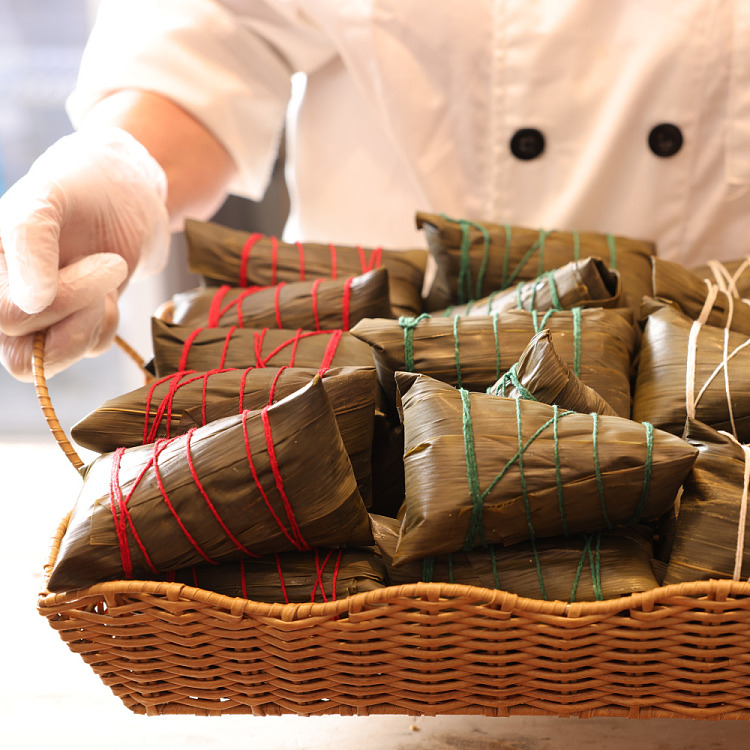 frozentian-tong-signature-bean-paste-dumplings-240g2pcs-in-4
