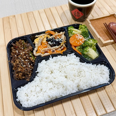 10.9便当白米饭+木须肉丝+梅干菜肉末（辣）+蒜香西兰花【约610g】