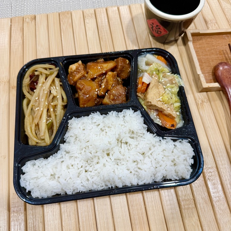 white-ricestewed-potatoes-with-braised-pork-belly-in-brown-saucefried-potato-shreds-with-hot-and-sour-sauce-spicythree-color-vegetable-bean-curd-1