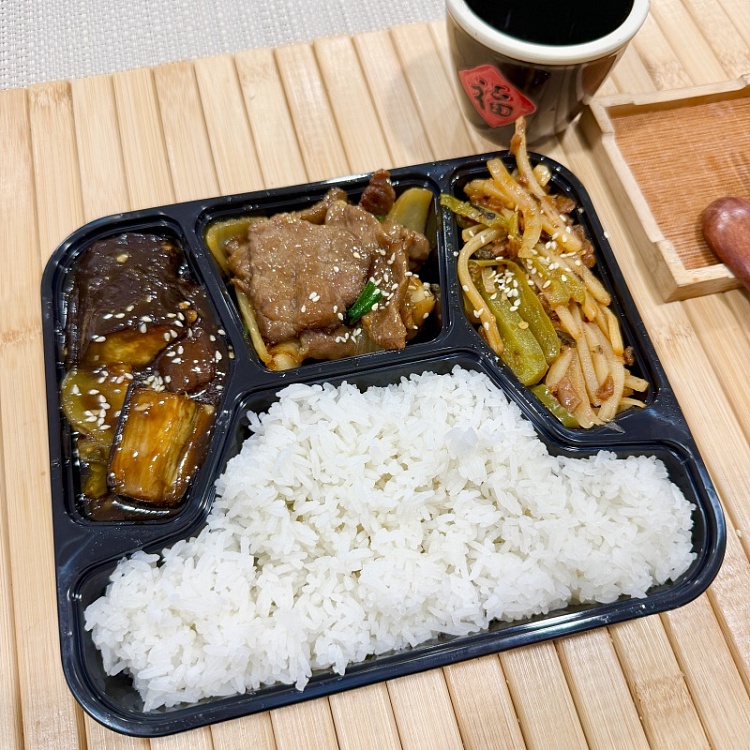 white-ricescallions-ginger-beefbraised-eggplantstir-fried-potato-shreds-with-grandmas-dish-1