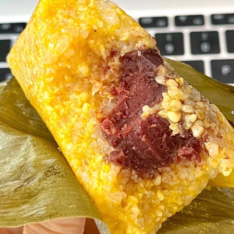 yellow-millet-and-red-bean-paste-rice-dumplings-2-pieces-per-pack-1
