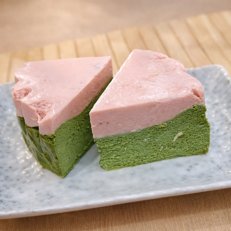 6-inch-sliced-matcha-strawberry-basque-cheesecake-2-pieces-1