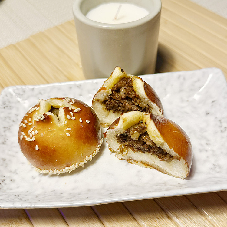 black-pepper-beef-pretzels-1