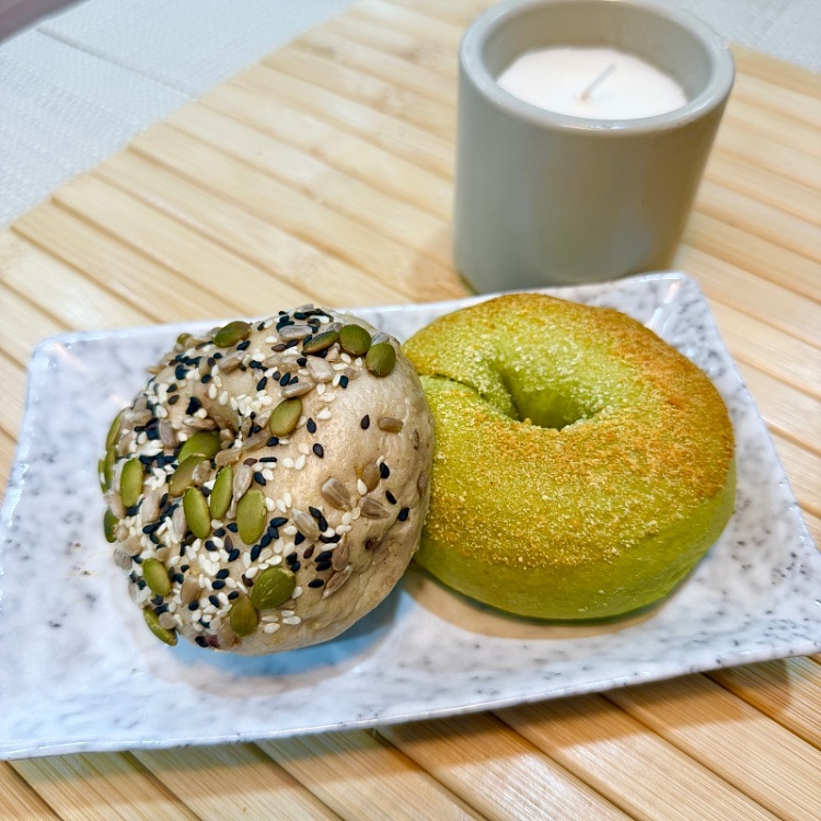 sichuan-pepper-crab-stick-bagel-whole-wheat-bagel-1