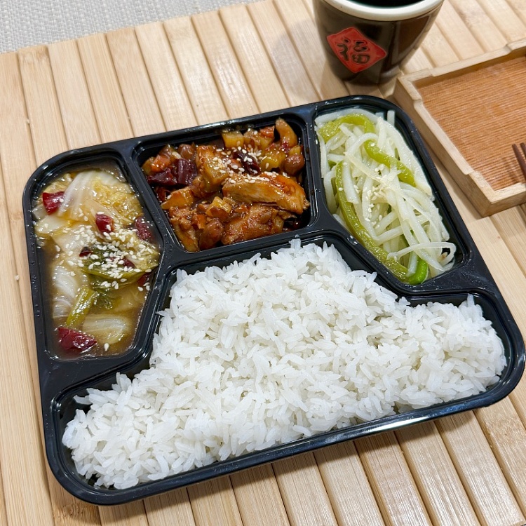 white-ricekung-pao-chicken-spicyhot-and-sour-cabbage-spicyfried-potato-shreds-1