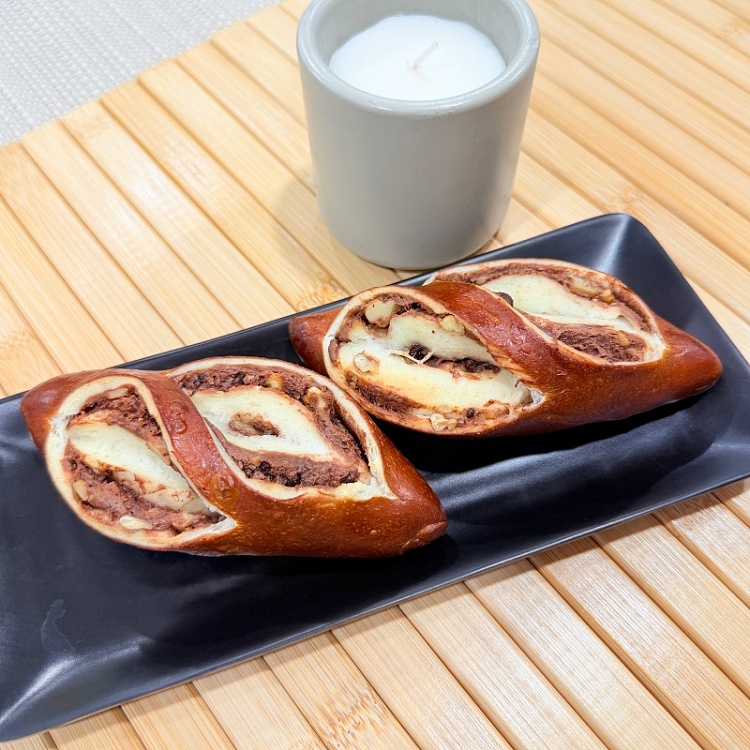 chocolate-shortbread-pretzel-bread-1