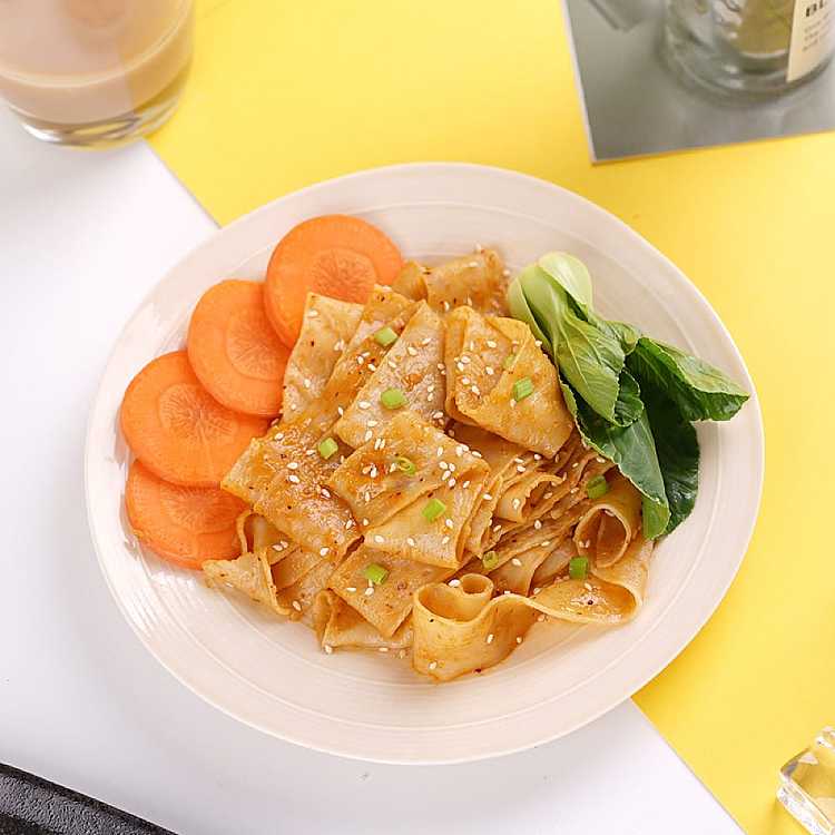 white-family-a-wide-red-oil-pasta-sesame-sauce-flavor-120g-4-bags-package-3
