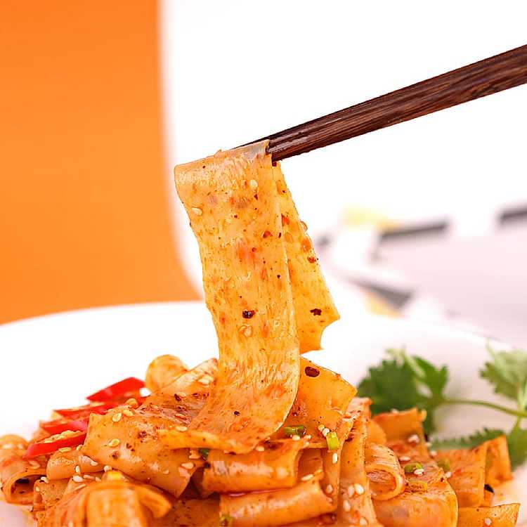 white-family-a-wide-red-oil-noodle-skin-spicy-flavor-110g-4-bags-package-3