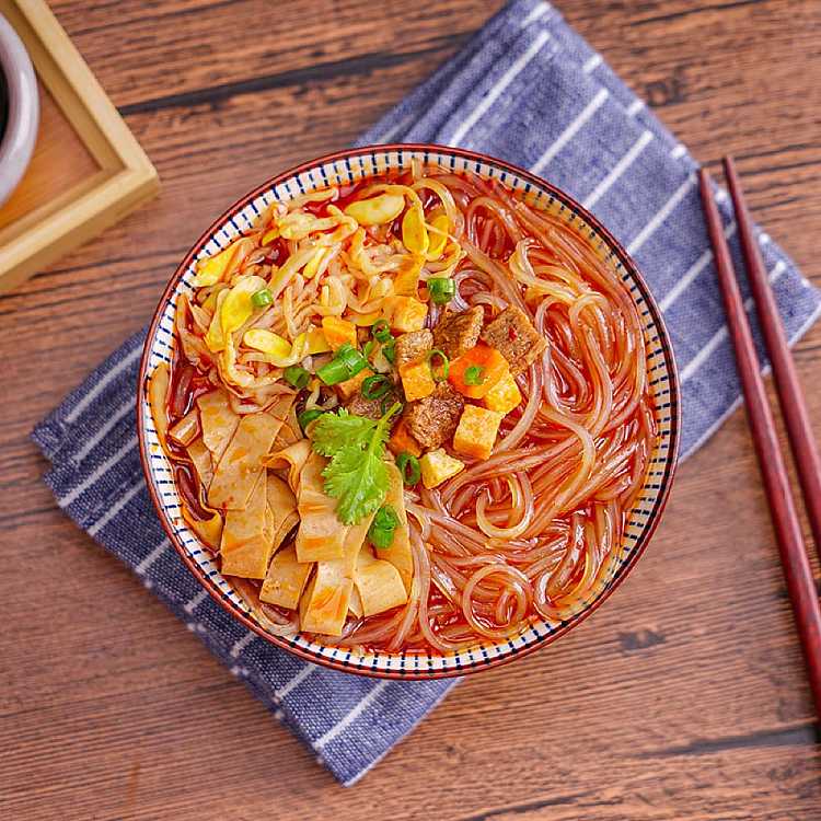 white-family-a-foon-big-boss-hot-and-sour-noodles-145g-3