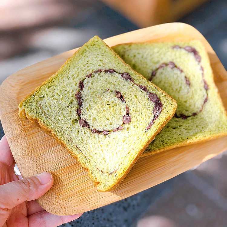 fresh-breads-square-loaf-toast-matcha-red-bean-flavor-1