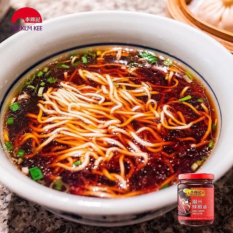 lee-kum-kee-chaozhou-flavor-chili-oil-205g-4