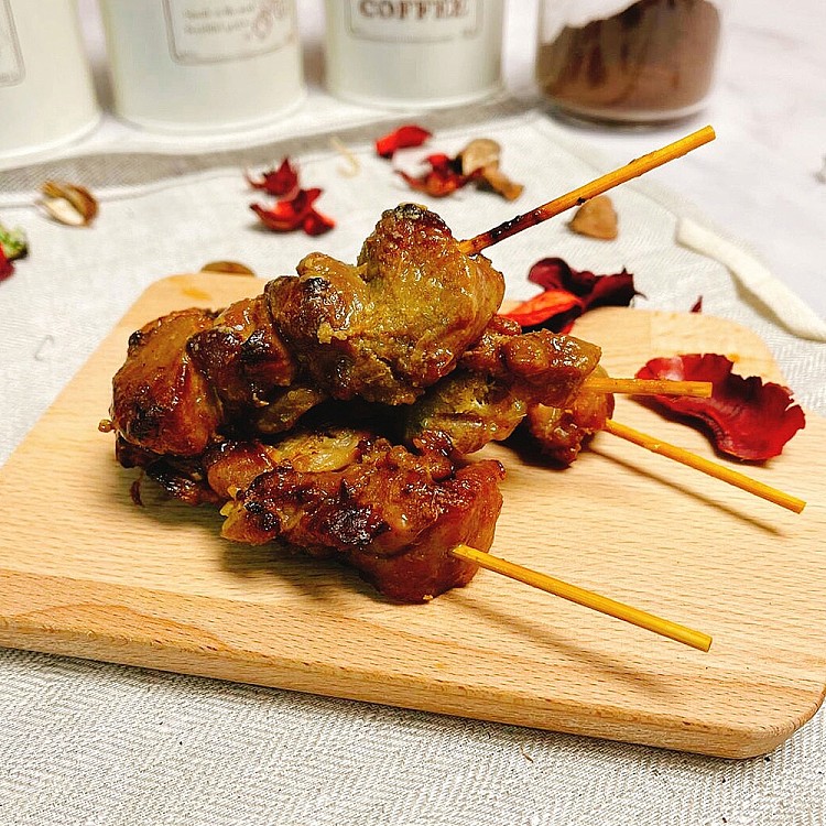 frozendodeepaidanghaymarket-thai-style-grilled-pork-skewers-3pcs145g-1