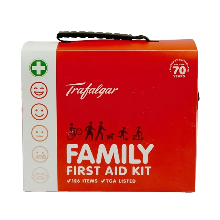 trafalgar-family-first-aid-kit-contains-126-accessories-1