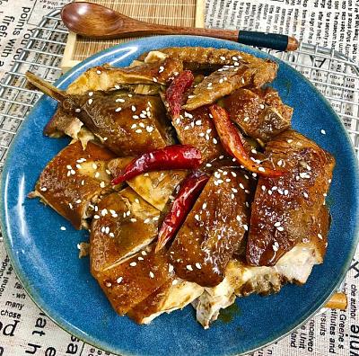 香辣卤味烧鸡（半只走地鸡）【900ml盒装】