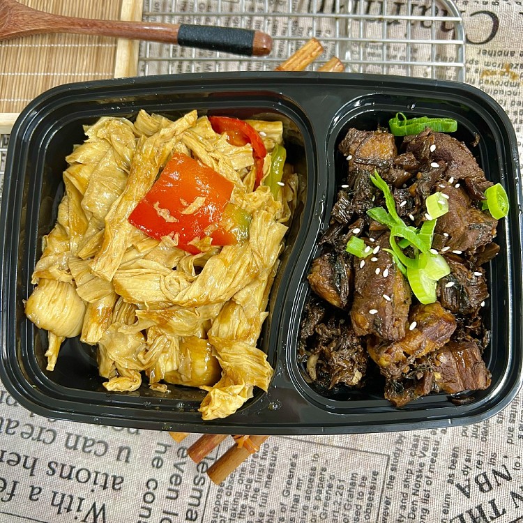 dried-plum-vegetable-braised-porkdouble-pepper-beancurd-sheets-1