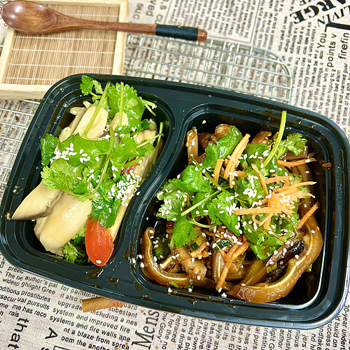spicy-chilli-oil-pig-earshand-torn-king-oyster-mushrooms-1