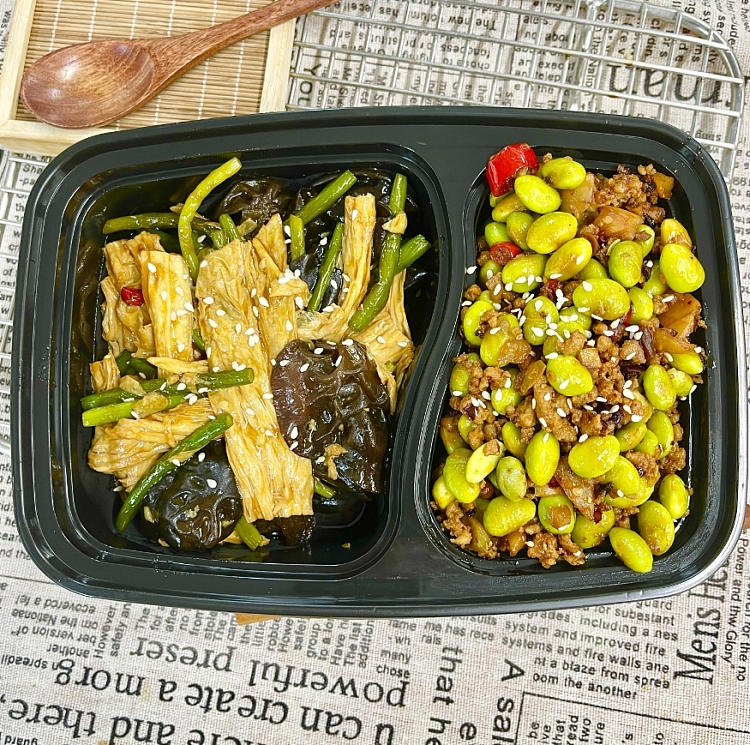 minced-pork-stir-fried-with-dried-radish-and-edamamegarlic-sprouts-stir-fried-beancurd-sticks-1