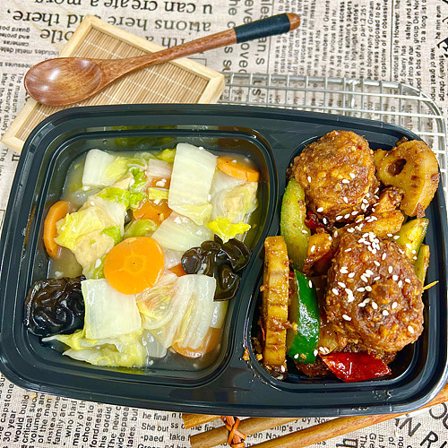 classic-spicy-crispy-chicken-in-old-bowlthree-color-vegetable-tofu-pot-1