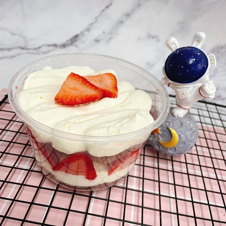 strawberry-chocolate-cake-1