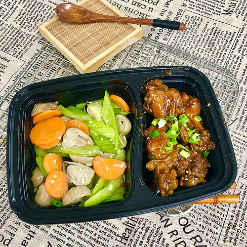 beer-marinated-chicken-drumletsstir-fried-straw-mushroom-with-celery-1