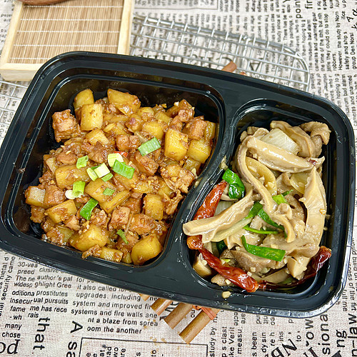 chestnut-braised-pork-stewed-with-frozen-tofustir-fried-celtuce-1