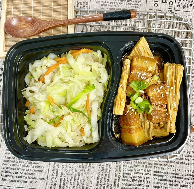 braised-pork-stewed-with-dried-beancurd-sticksstir-fried-cabbage-1